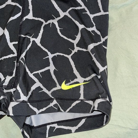 Nike short set - Picture 8 of 9